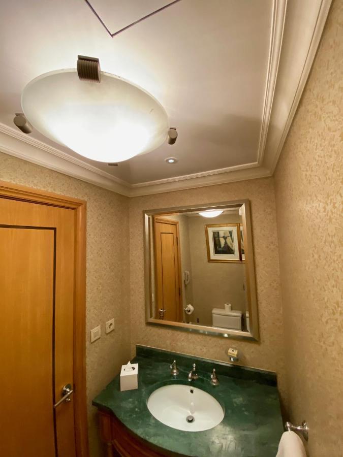 Chez Haytham At Four Seasons Nile Plaza Residential Suite Kahire Dış mekan fotoğraf